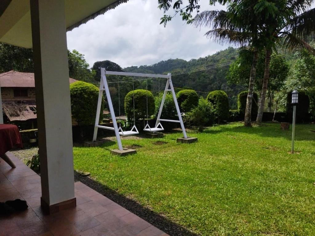 Cassells Jungle Resorts Vandiperiyār Exterior foto