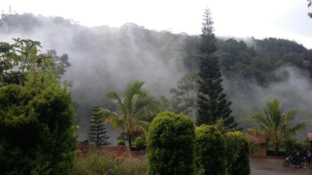 Cassells Jungle Resorts Vandiperiyār Exterior foto